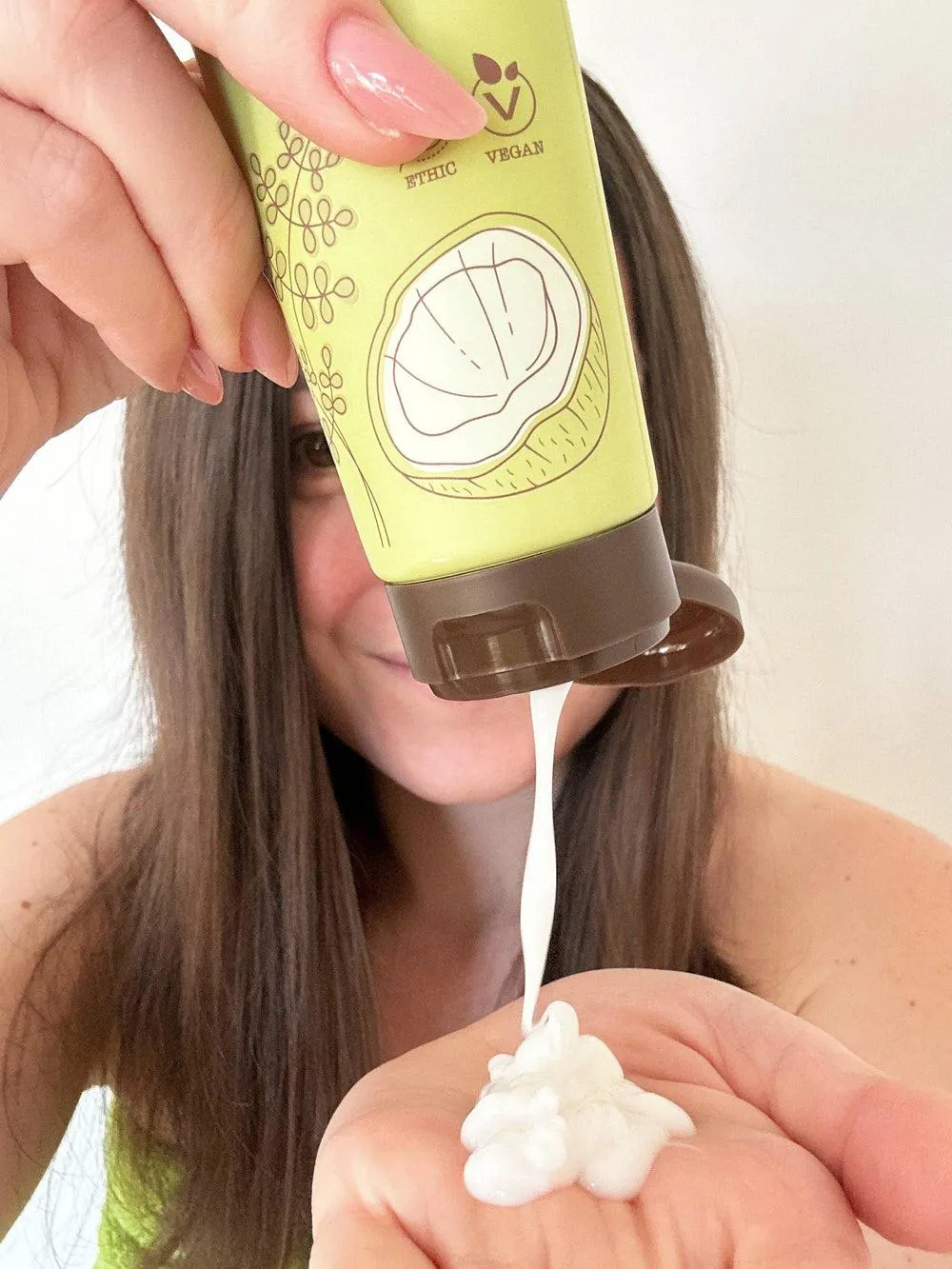 laSaponaria Après-shampooing anti-frisottis sans rinçage à la noix de coco et au moringa 150 ml