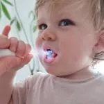 Jack n Jill Brosse à dents sonique pour enfants Tickle Tooth - avec tête de rechange, également pour les plus petits enfants