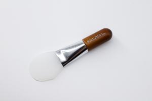 Brosse en silicone pour l'application du masque et du peeling