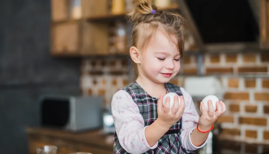 À partir de quel âge un enfant peut-il intégrer le blanc d'œuf en toute sécurité dans son alimentati