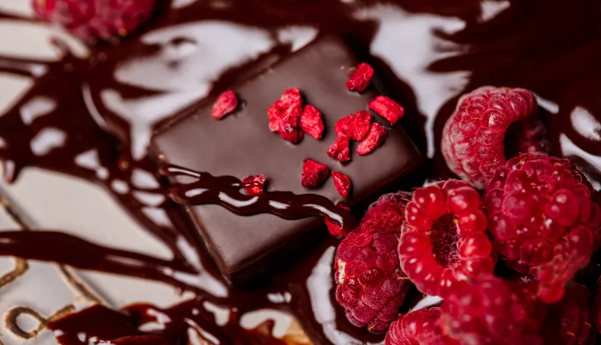 Comment préparer une ganache à la framboise qui convient à tous les desserts