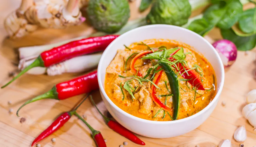 Le curry thaïlandais vous transportera dans l'exotique Thaïlande